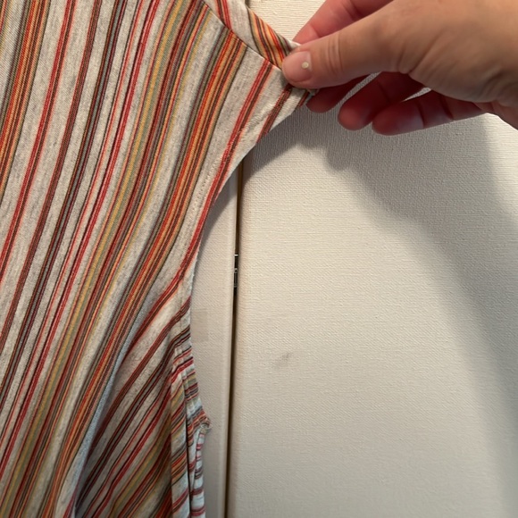 21. Max Studio Tunic with functioning buttons and knot tie - Picture 5 of 11